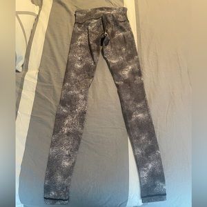 Lululemon leggings Size 2 Like New